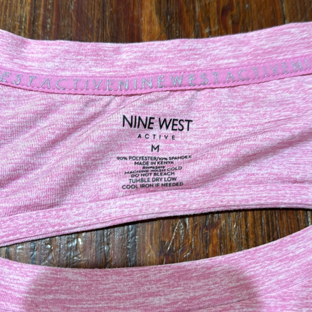 Workout top. Size:M - Picture 3 of 4